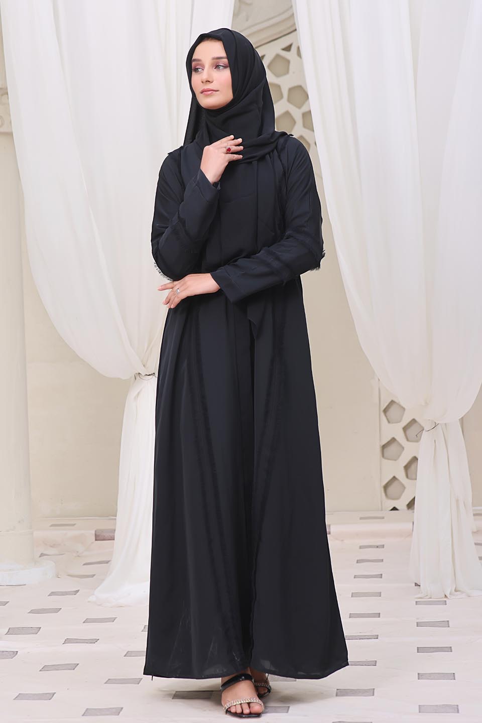 Maazjee Abaya Black