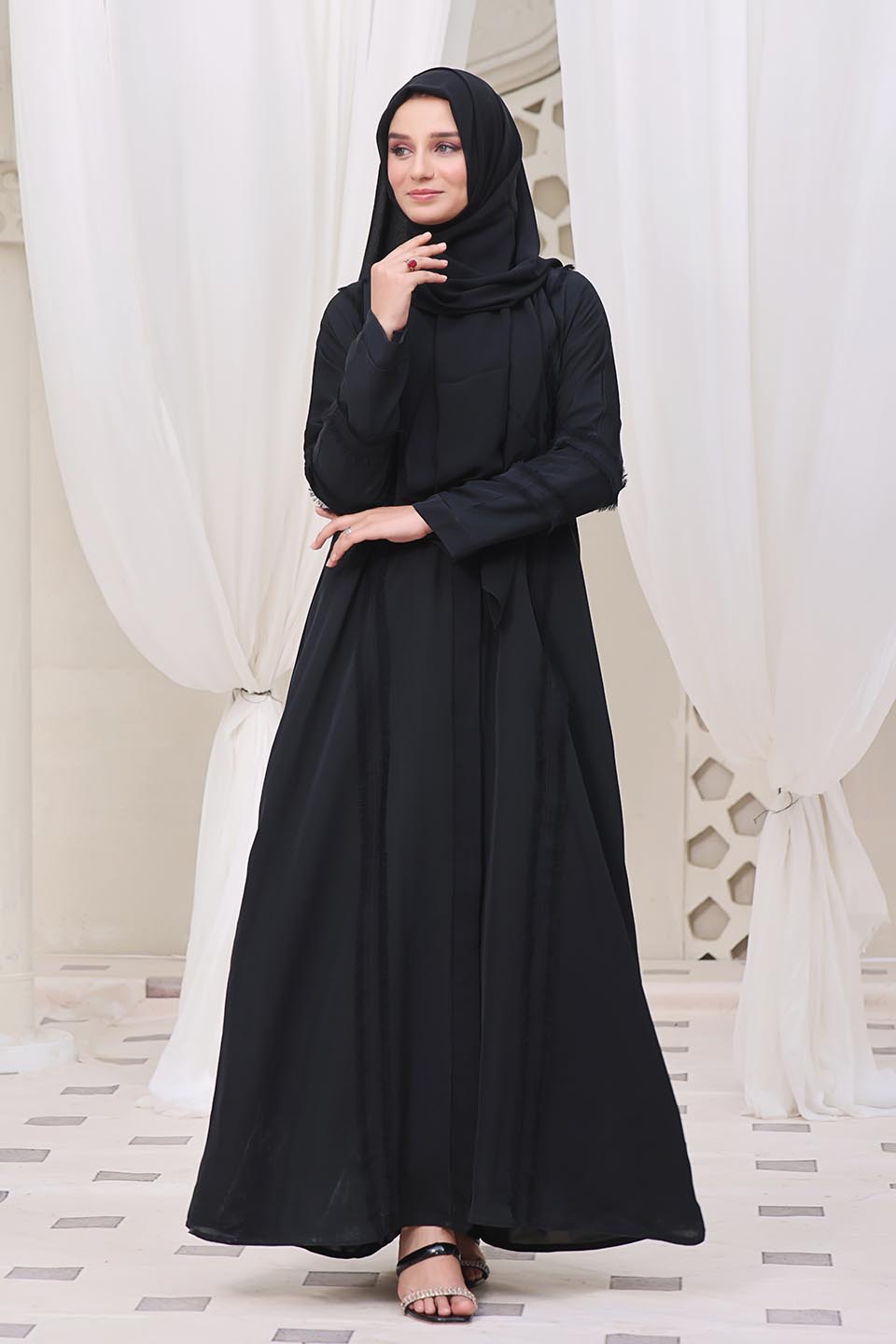 Maazjee Abaya Black